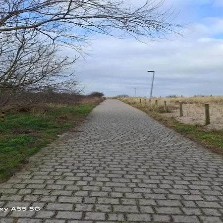 In By The Sea Wall, Cleaning Included * Nieuwpoort