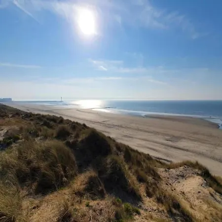 In By The Sea Wall, Cleaning Included * Nieuwpoort